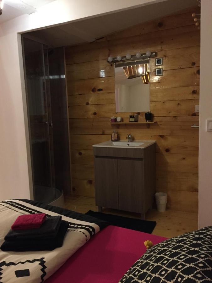 Dependance Privee - Halte Route Apartment Le Thor Exterior foto