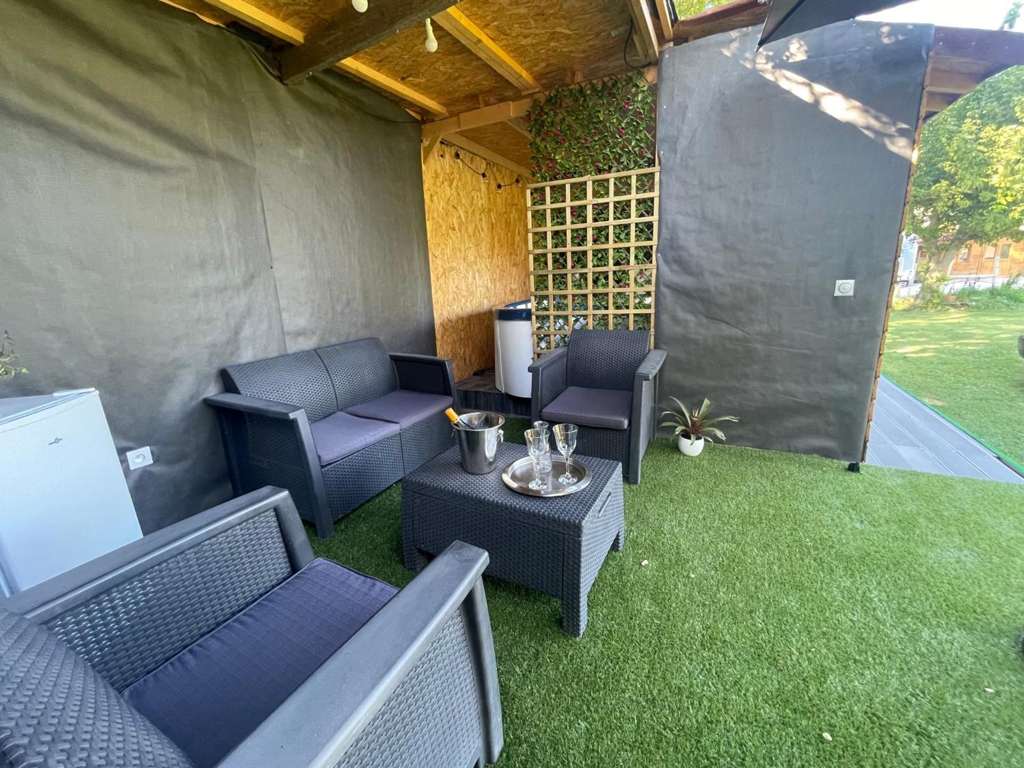 Dependance Privee - Halte Route Apartment Le Thor Exterior foto